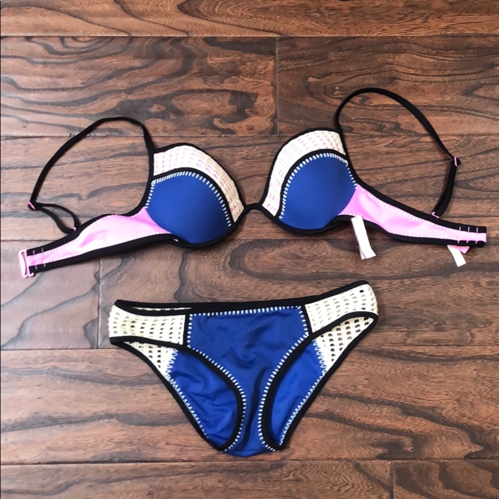 Victoria’s Secret bikini 👙